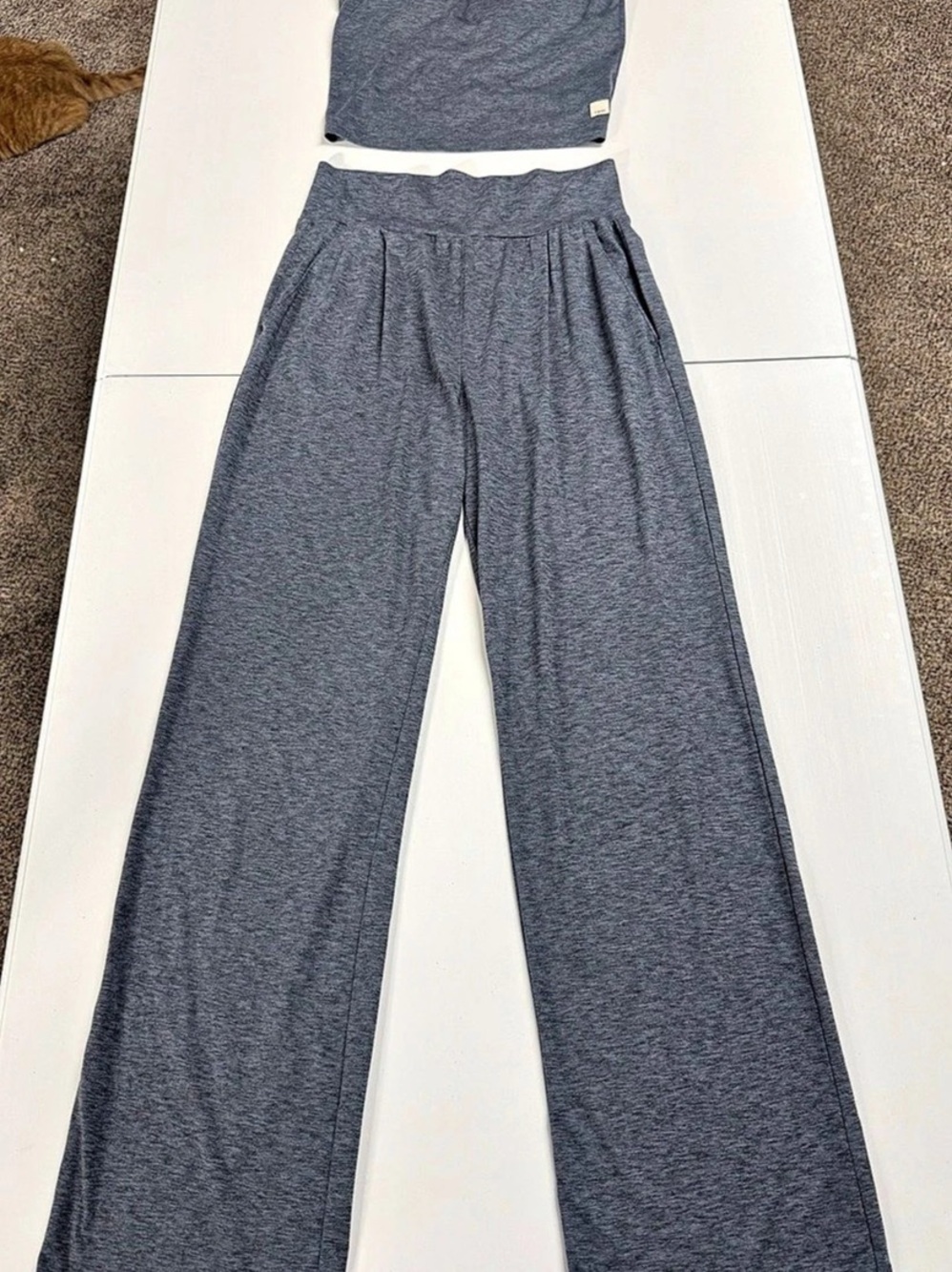 Vuori Gray Wide Leg Two-Piece Set Small